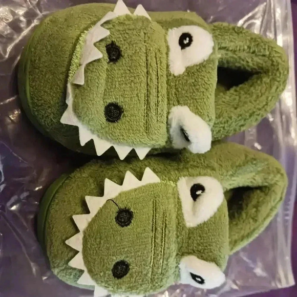 Gator slippers for toddlers sz 7-11 - Picture 2 of 4